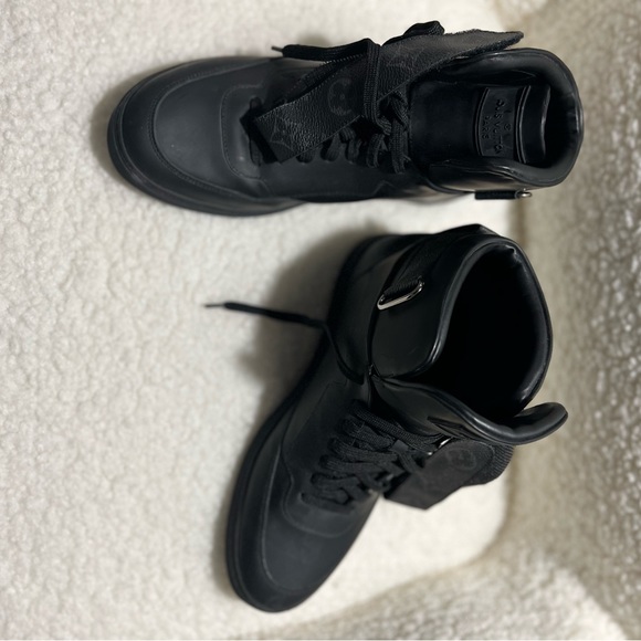 Louis vuttion shoes - Picture 2 of 2